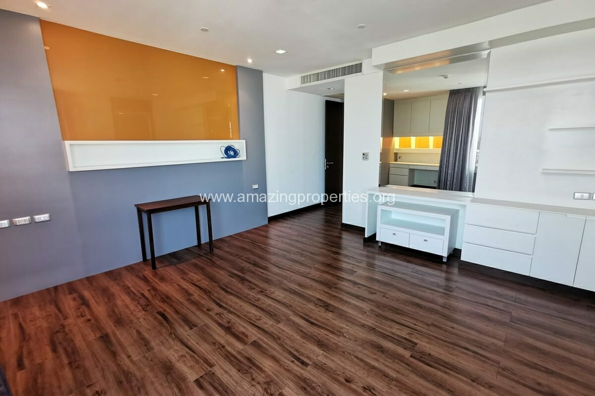 4-Bedroom-Condo-for-Sale-Ideal-24-36-7069.jpg