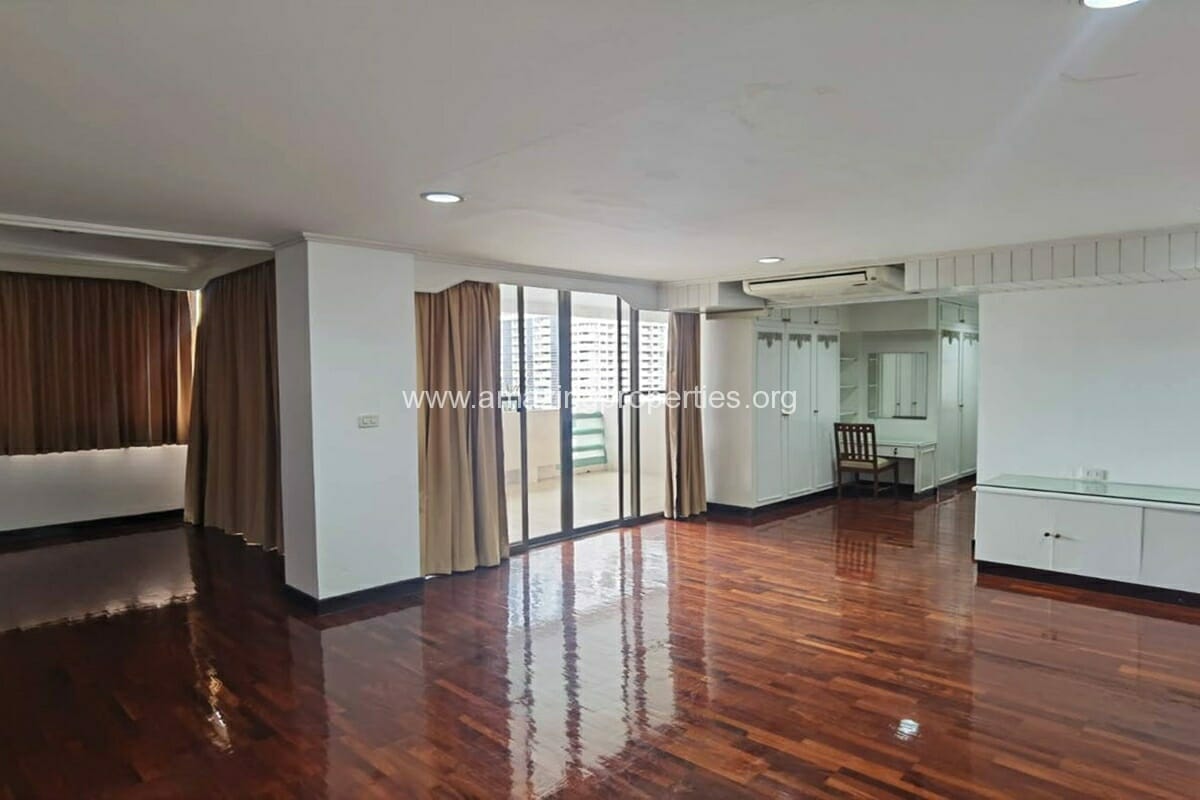 4-Bedroom-Duplex-Penthouse-Phrom-Phong-18-1072.jpg