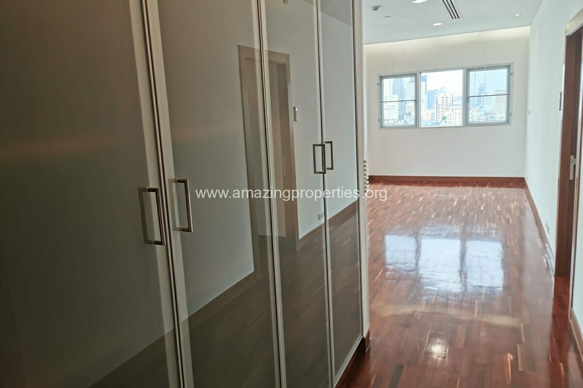 4-Bedroom-Duplex-Penthouse-Phrom-Phong-24-1860.jpg