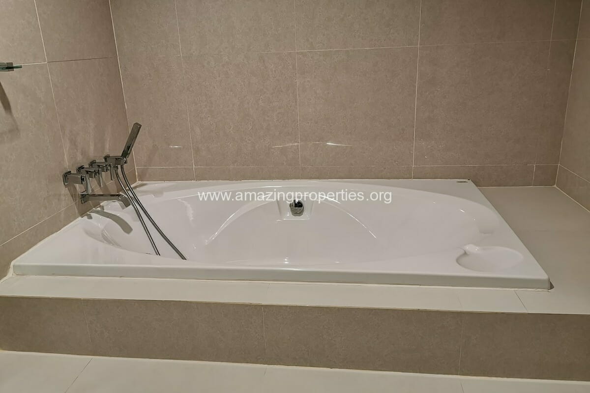 4-Bedroom-Duplex-Penthouse-for-Rent-Ploenchit-21-8314.jpg
