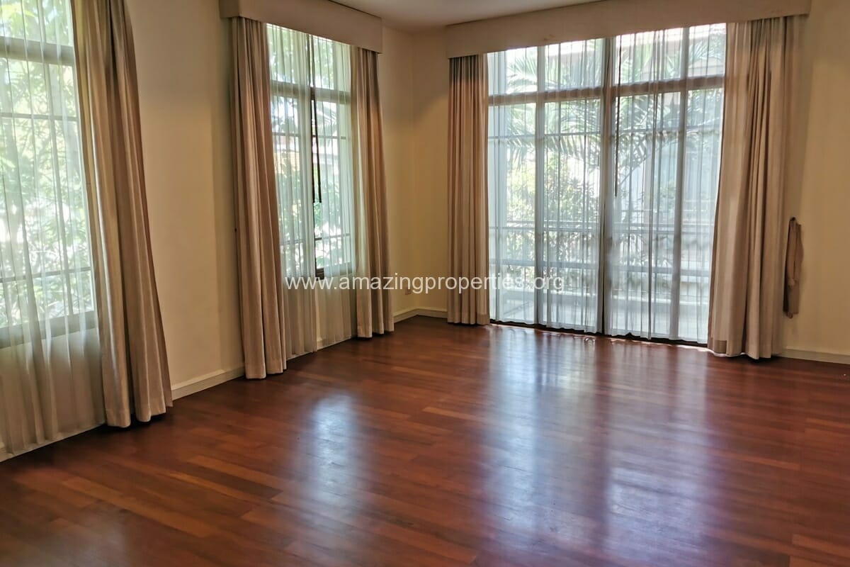 4-Bedroom-House-Baan-Sansiri-18-5207.jpg