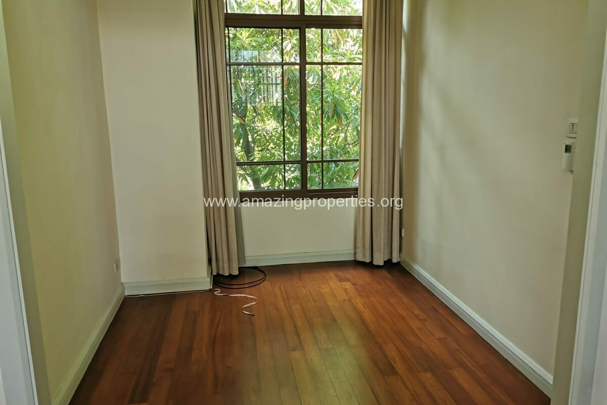 4-Bedroom-House-Baan-Sansiri-19-9544.jpg