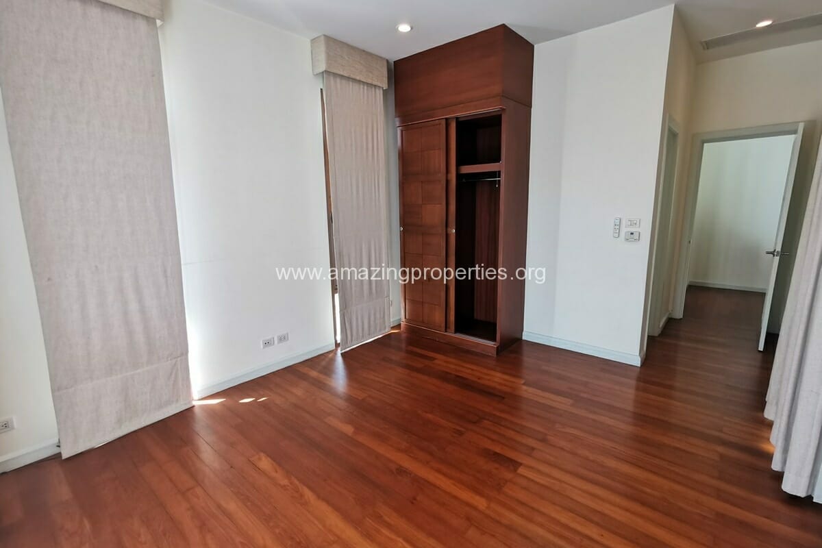 4-Bedroom-House-Baan-Sansiri-24-8926.jpg