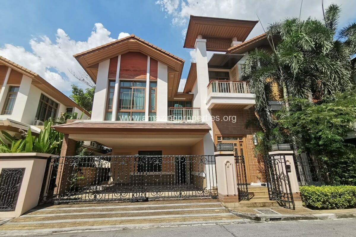 4-Bedroom-House-Baan-Sansiri-5-3964.jpg