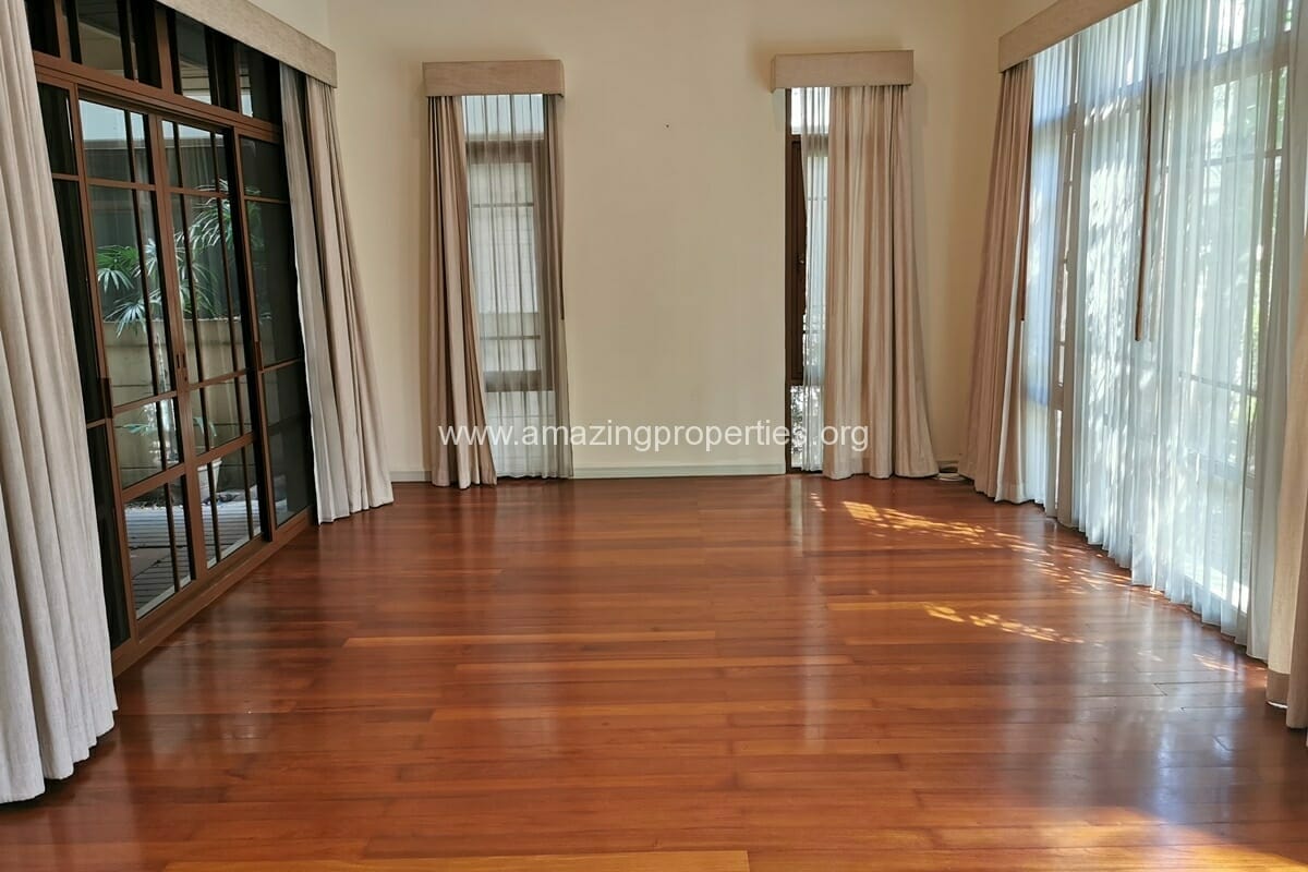 4-Bedroom-House-Baan-Sansiri-8-2302.jpg