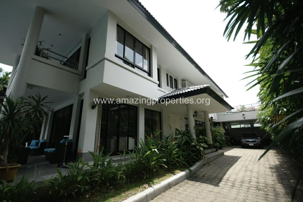4-Bedroom-House-Ekkamai-8247.jpg
