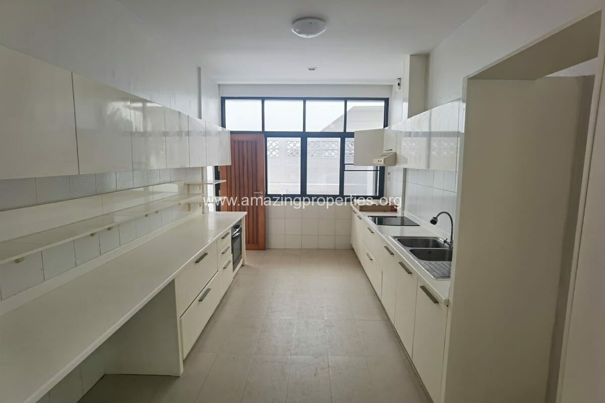 4-Bedroom-House-for-Rent-Soi-Soonvijai-1-3565.jpg