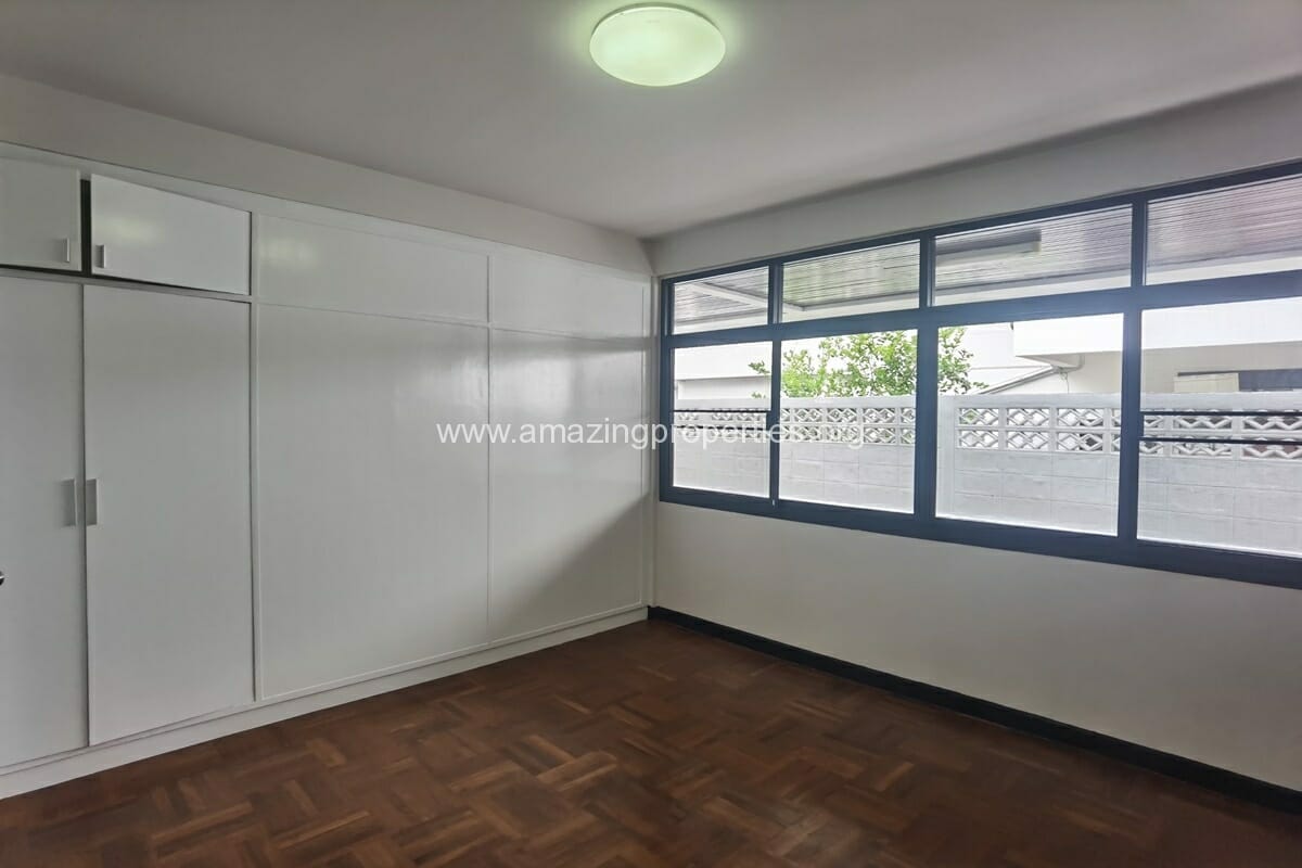 4-Bedroom-House-for-Rent-Soi-Soonvijai-11-2271.jpg