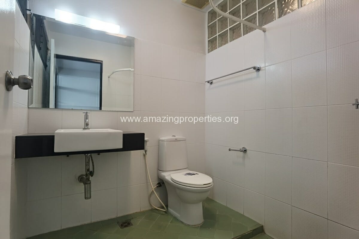 4-Bedroom-House-for-Rent-Soi-Soonvijai-12-9608.jpg
