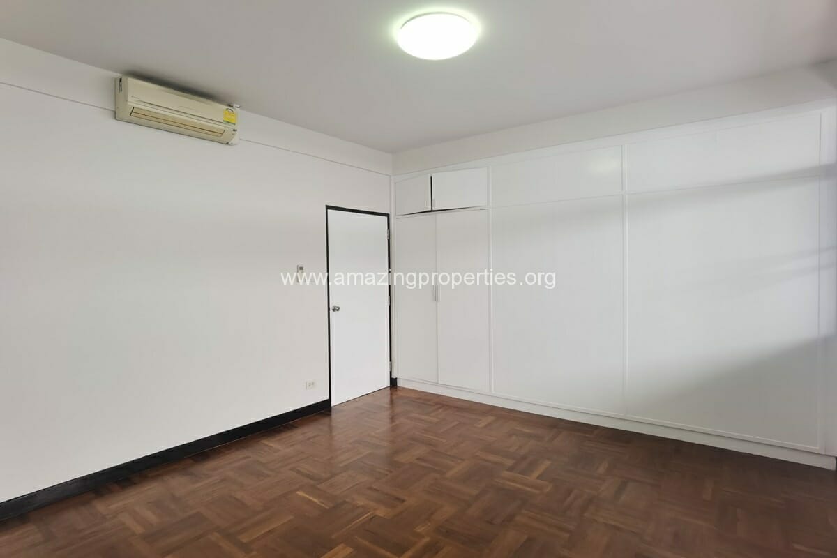 4-Bedroom-House-for-Rent-Soi-Soonvijai-13-7867.jpg