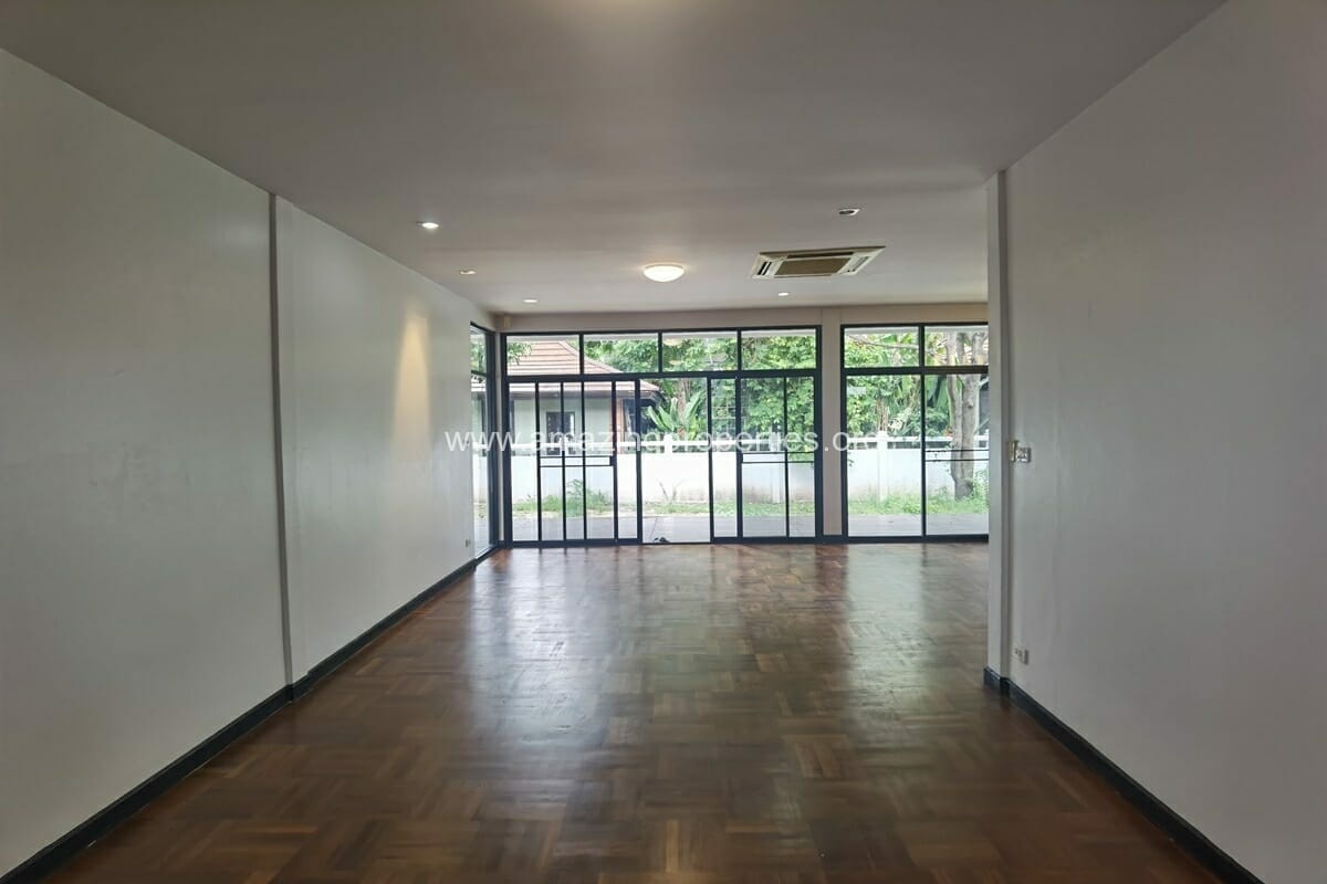 4-Bedroom-House-for-Rent-Soi-Soonvijai-15-9148.jpg