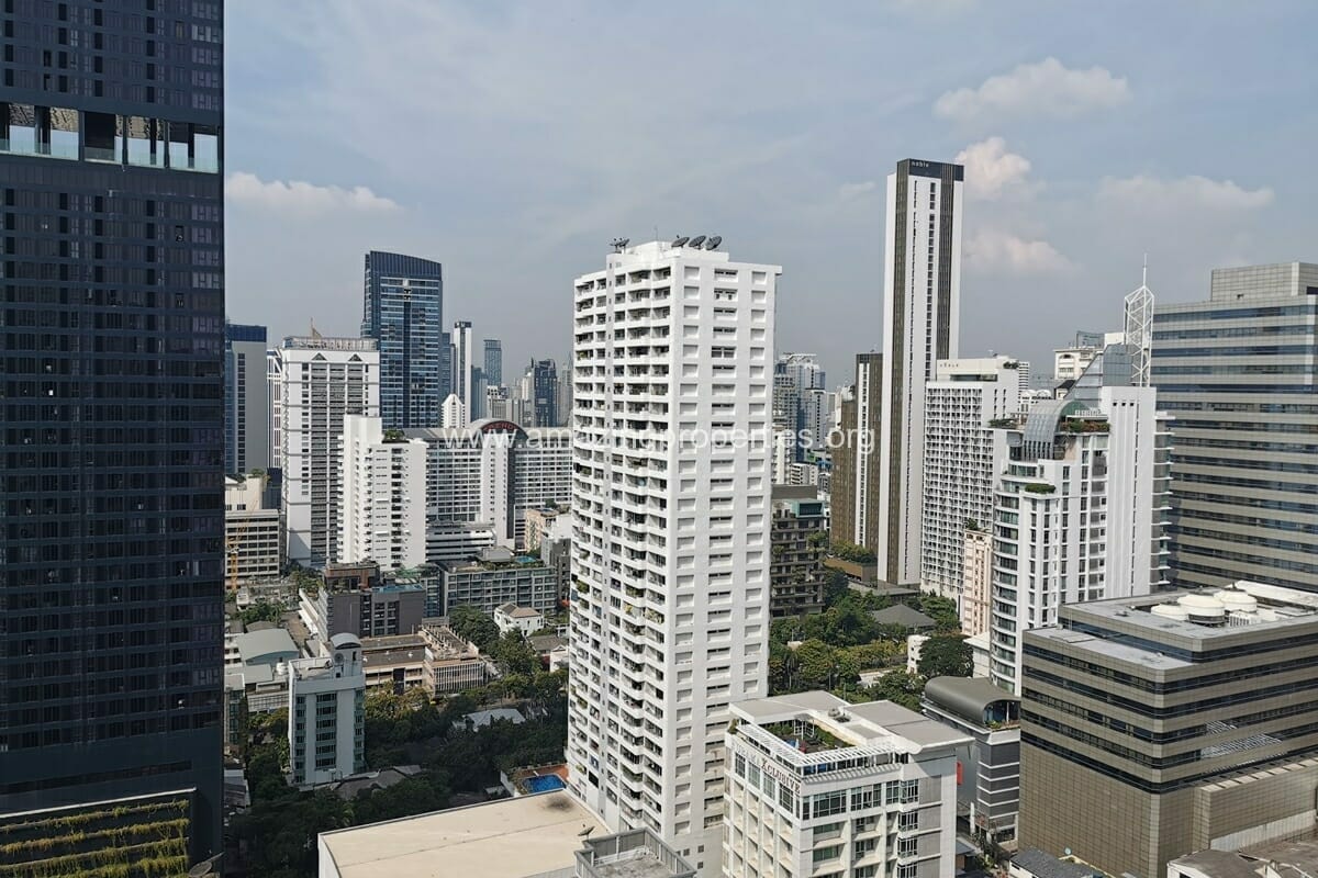 4-Bedroom-apartment-Chodtayakorn-3-8097.jpg