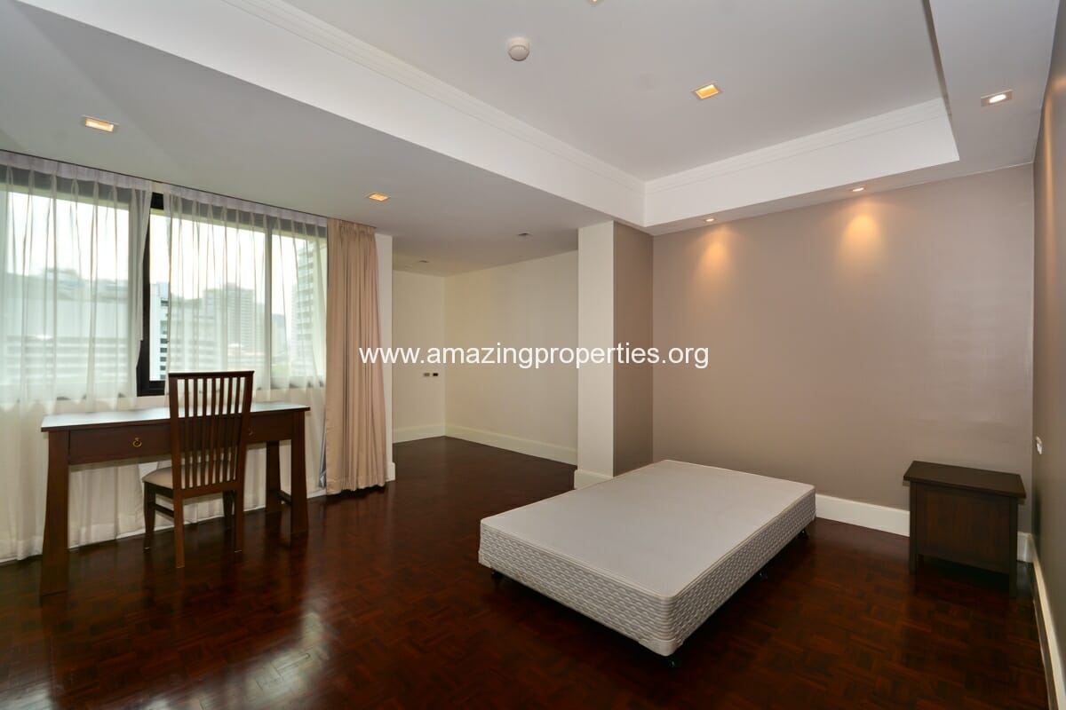 4-bedroom-Apartment-Phirom-Garden-6-2494.jpg