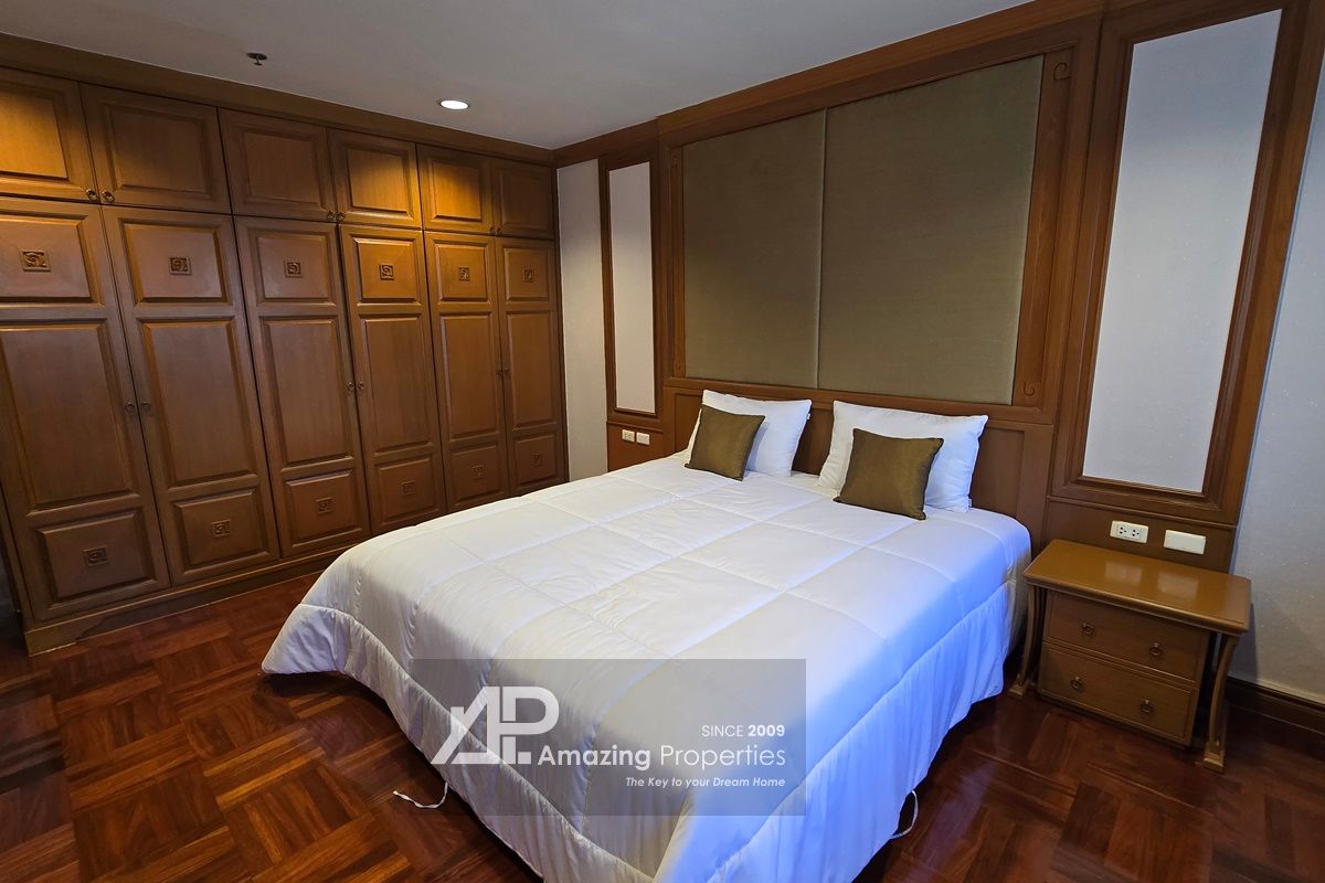 4-bedroom-Centre-Point-Residence-Phromphong-17-4088.jpg