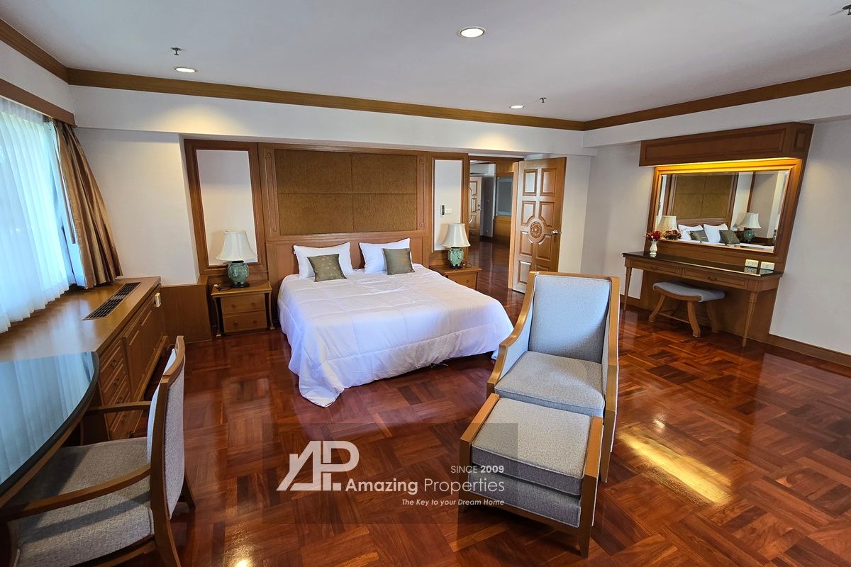 4-bedroom-Centre-Point-Residence-Phromphong-23-8480.jpg