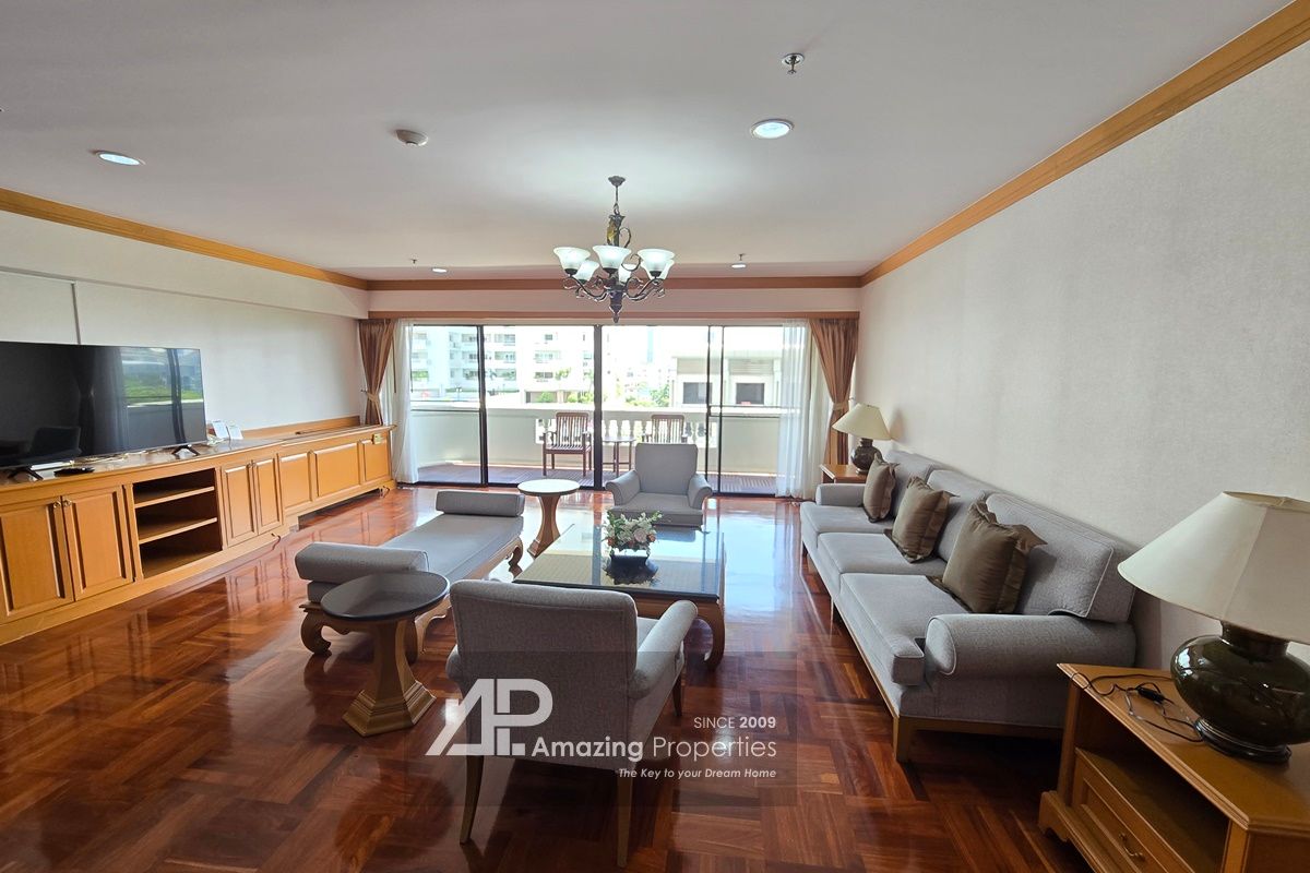 4-bedroom-Centre-Point-Residence-Phromphong-25-2586.jpg