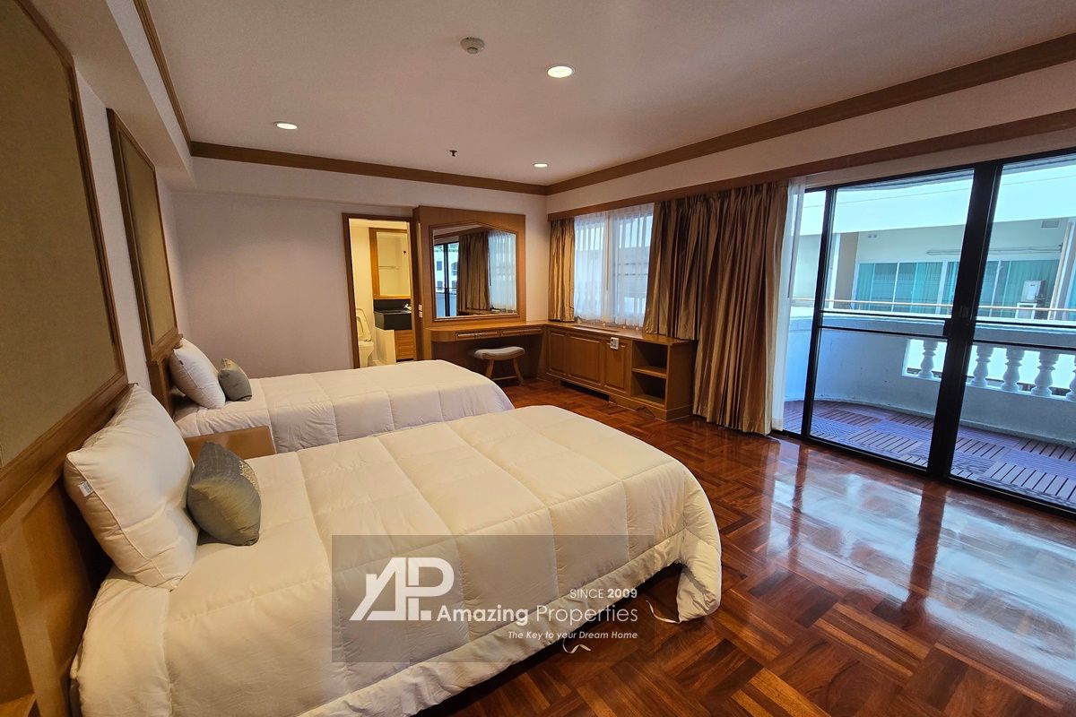 4-bedroom-Centre-Point-Residence-Phromphong-9-4708.jpg