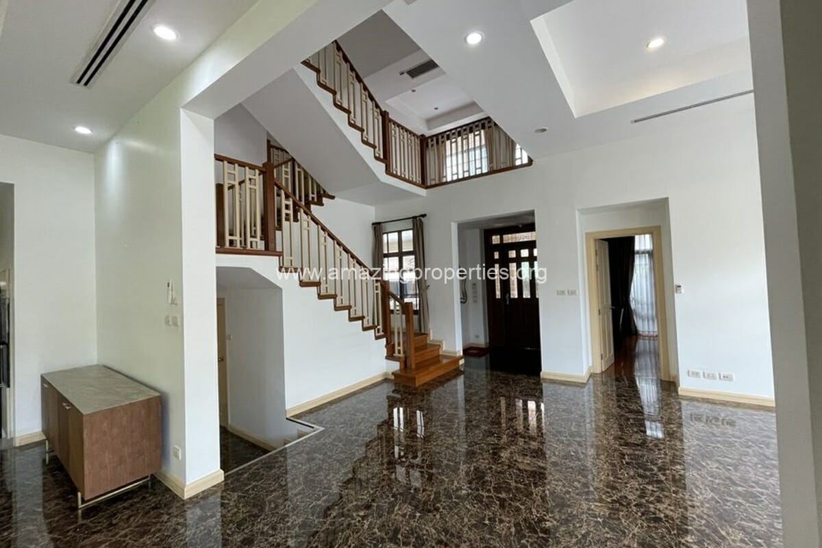 4-bedroom-Moobaan-Sansiri-7-1582.jpg