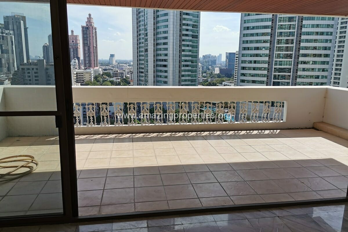 4-bedroom-Penthouse-for-Rent-Asoke-28-1-5241.jpg