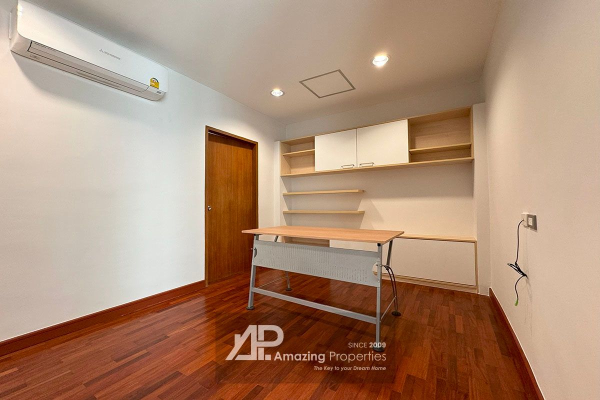4-bedroom-The-Residence-Sukhumvit-24-1-2869.jpg