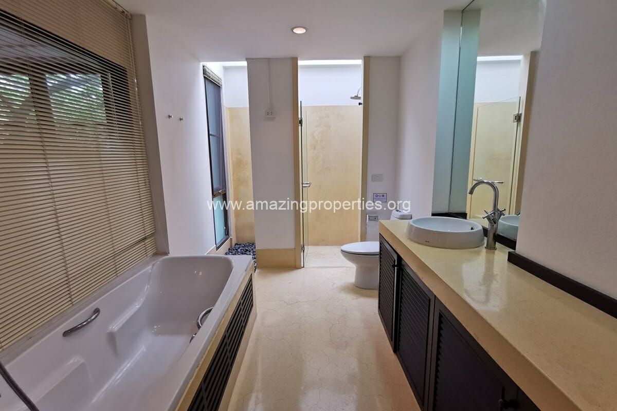 4-bedroom-Townhome-Phrom-Phong-12-8008.jpg