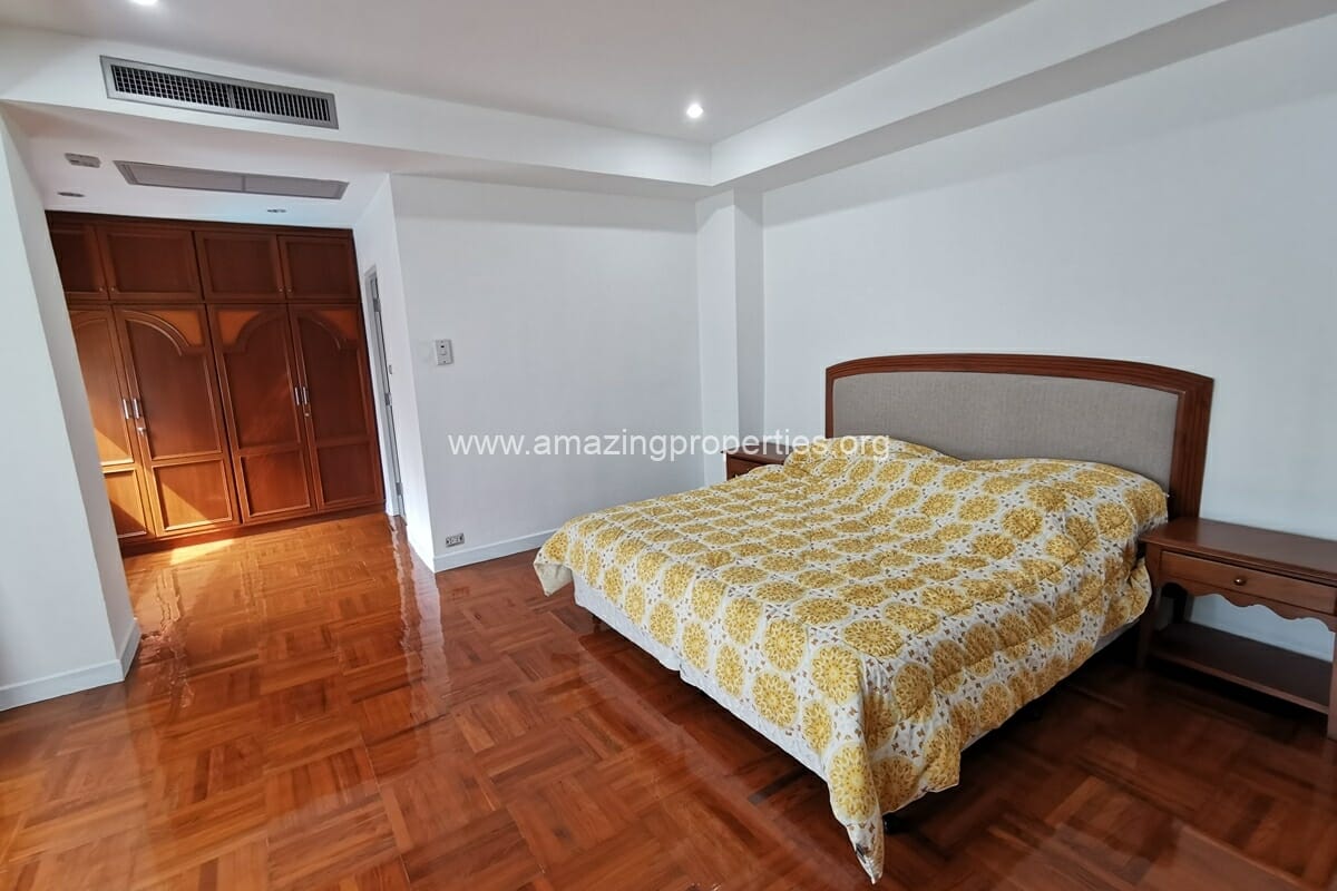 4-bedroom-apartment-Nana-13-3887.jpg