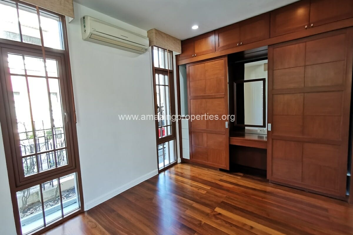 4-bedroom-house-Baan-Sansiri-67-10-1003.jpg
