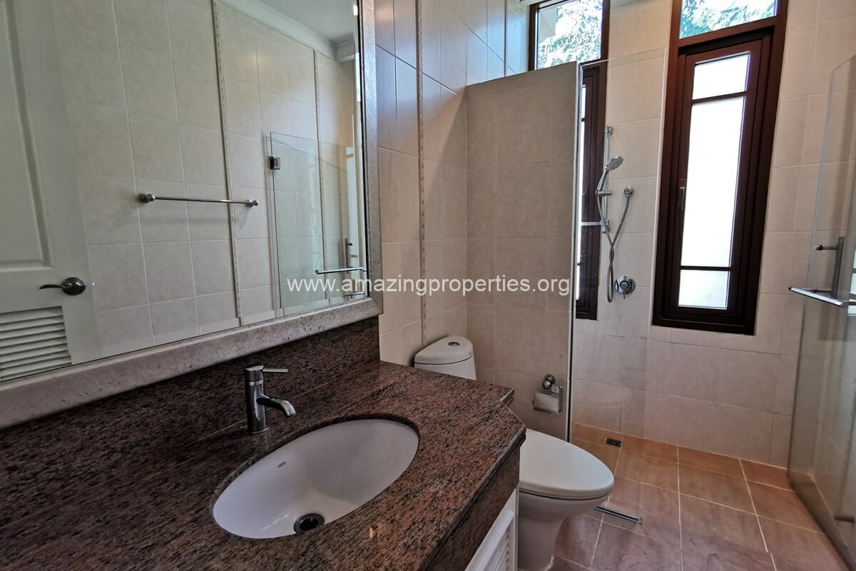 4-bedroom-house-Baan-Sansiri-67-11-8992.jpg