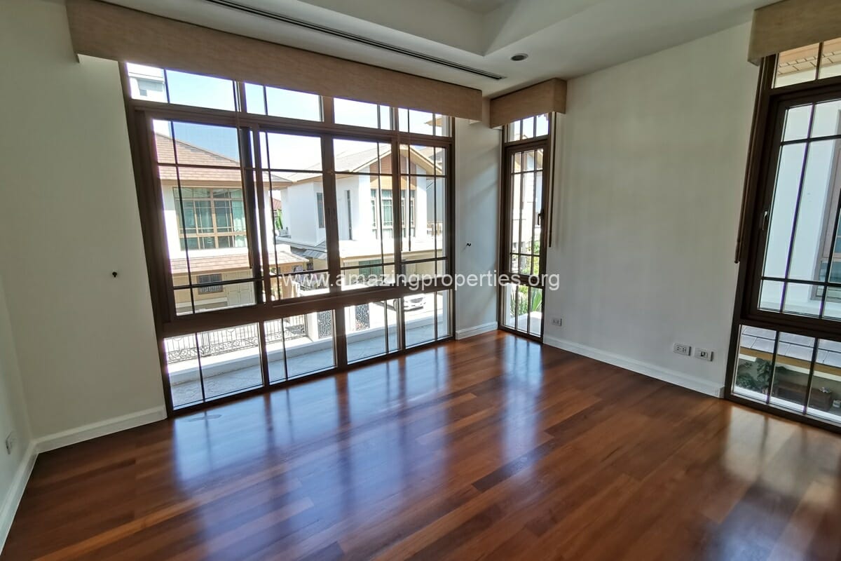 4-bedroom-house-Baan-Sansiri-67-21-1777.jpg