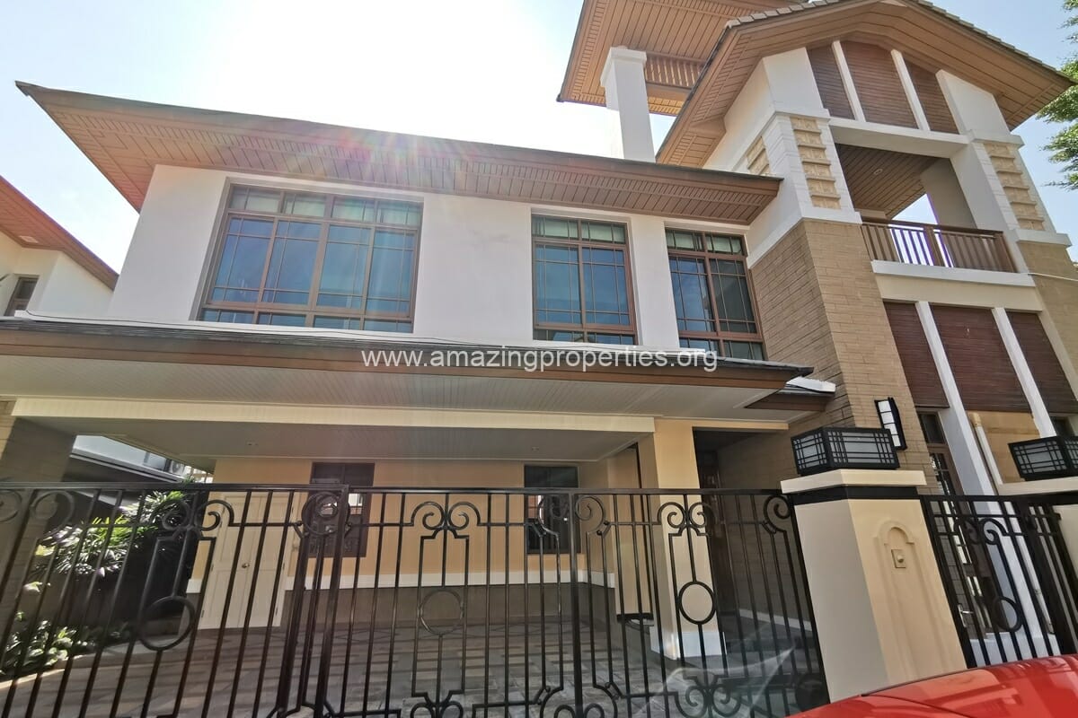 4-bedroom-house-Baan-Sansiri-67-34-6227.jpg