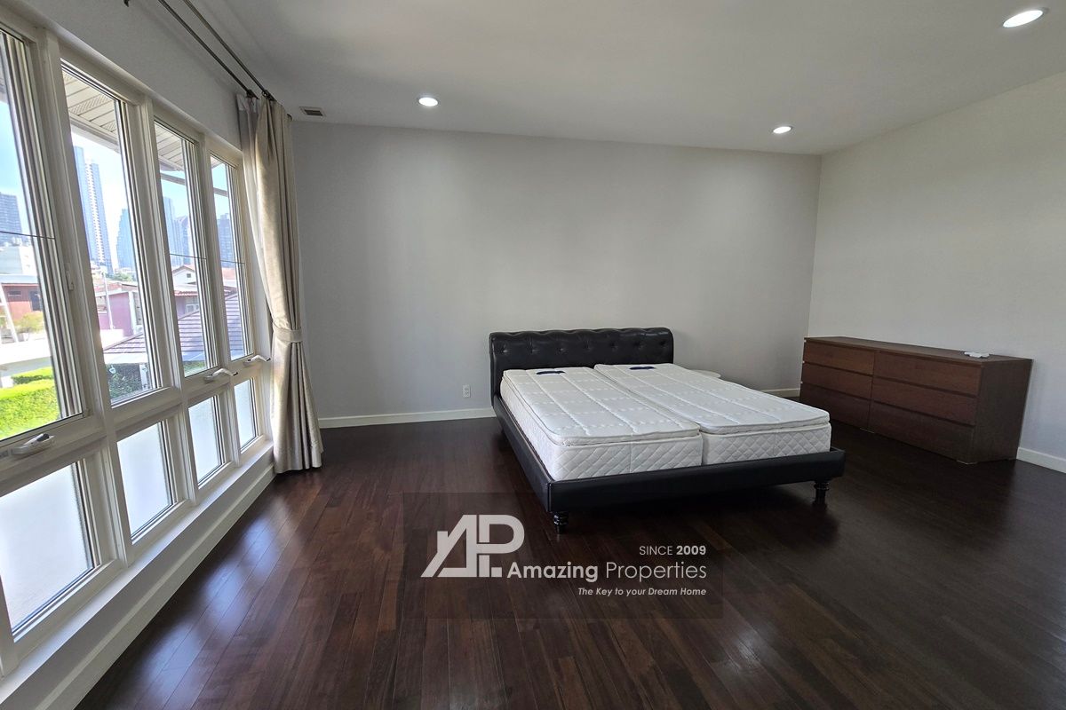 4-bedroom-house-Phrom-Phong-(16)-8153.jpg