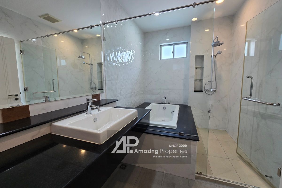 4-bedroom-house-Phrom-Phong-(18)-2410.jpg