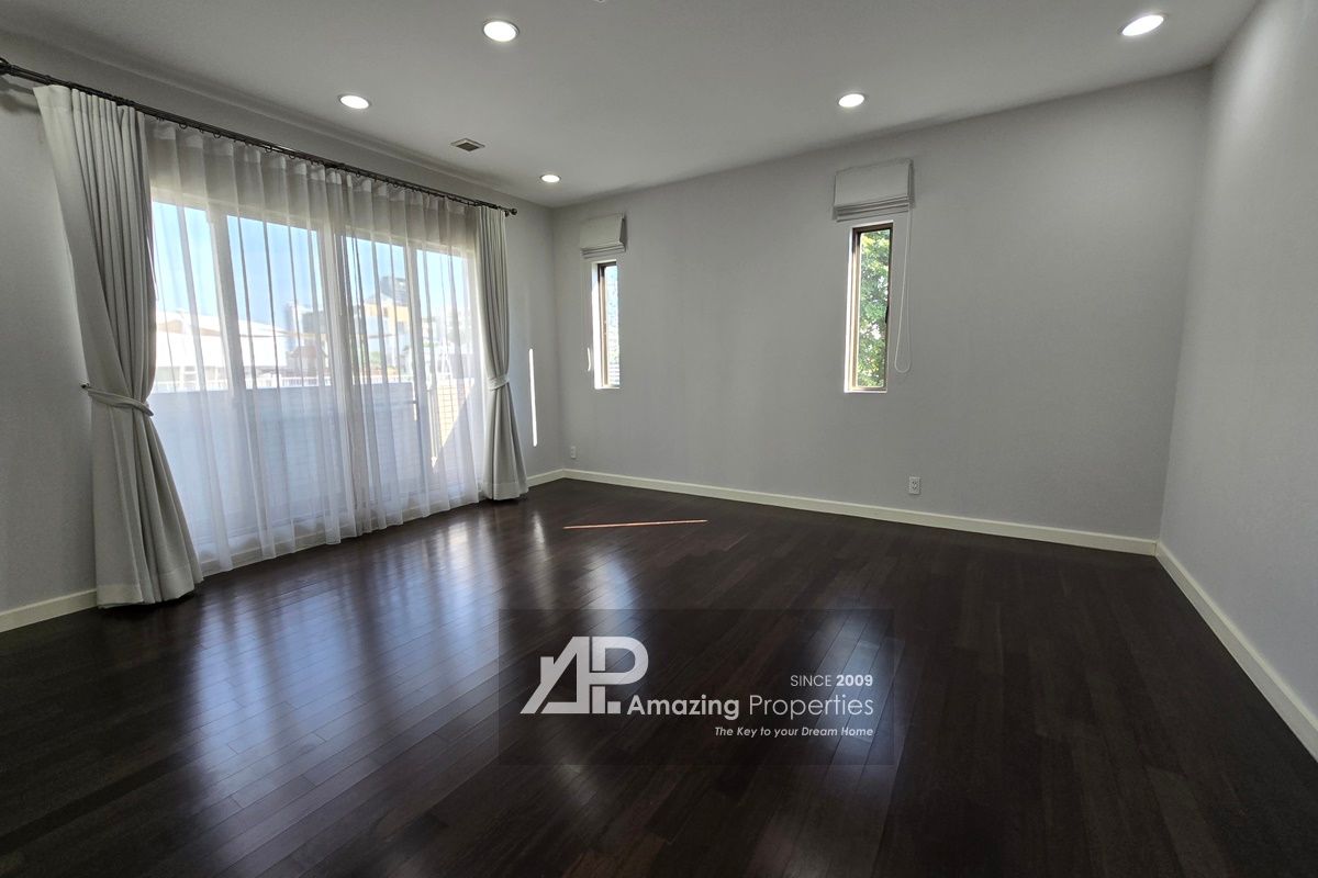 4-bedroom-house-Phrom-Phong-(22)-2981.jpg