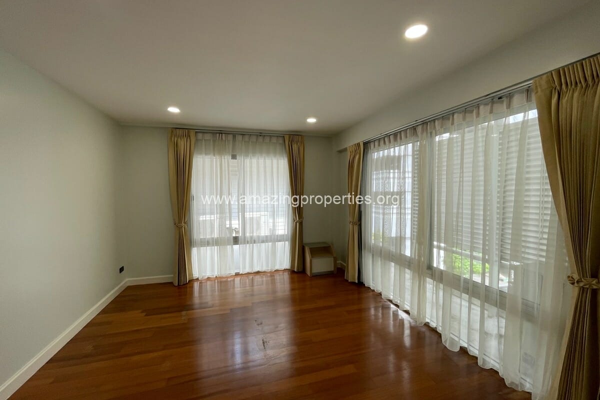 4-bedroom-house-Phrom-Phong-14-5320.jpg