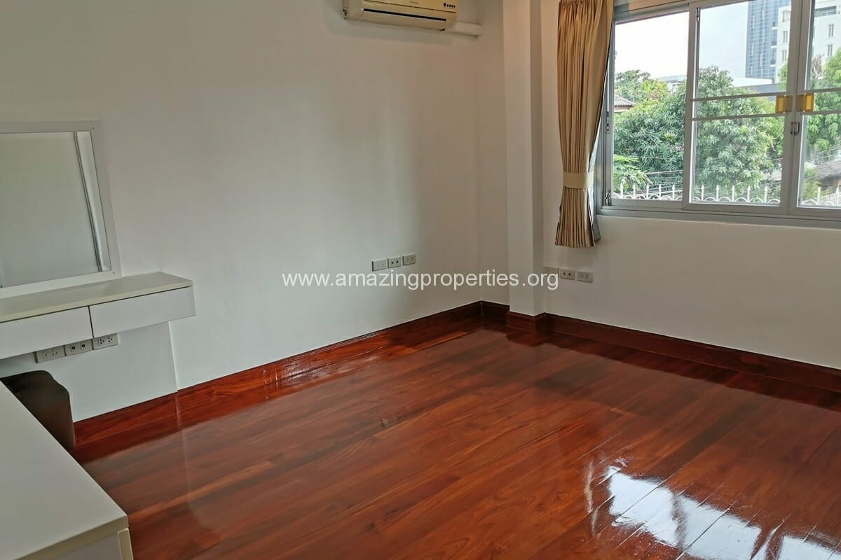 4-bedroom-house-Phrom-Phong-16-9704.jpg