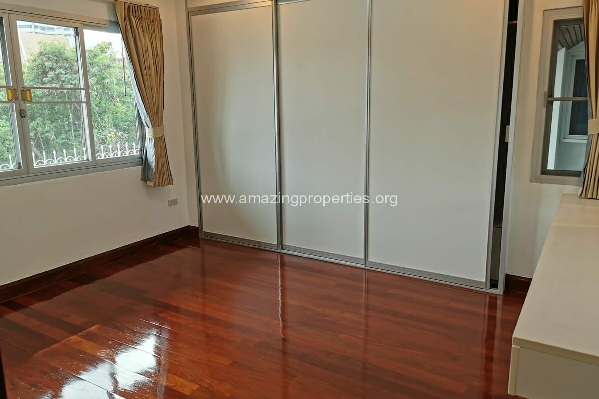 4-bedroom-house-Phrom-Phong-23-4594.jpg