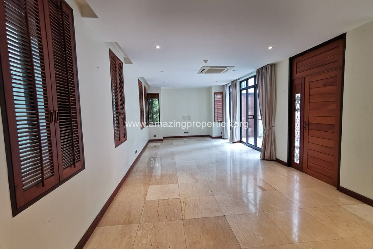 4-bedroom-house-Phrom-Phong-5-1-9733.jpg
