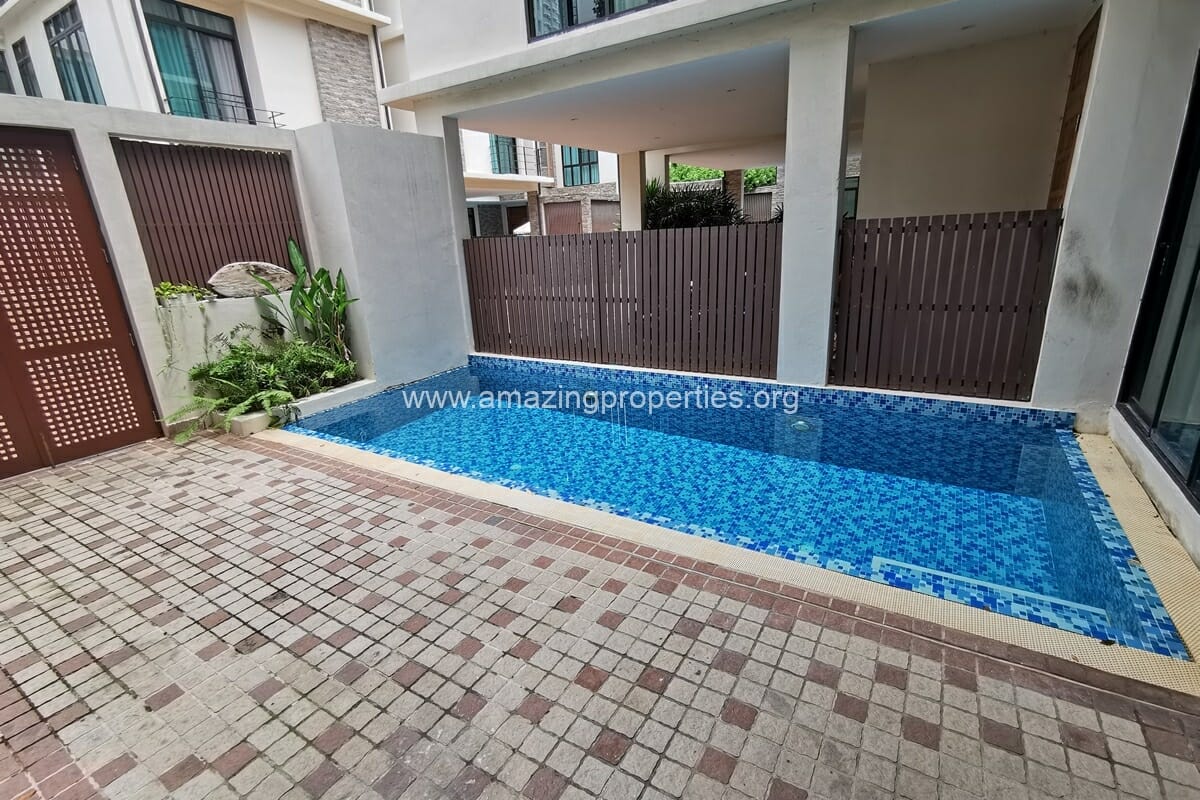 4-bedroom-house-Phrom-Phong-6-1-2573.jpg