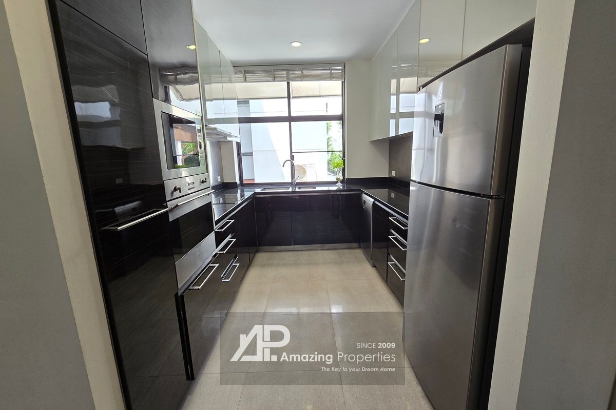 4-bedroom-house-Phrom-Phong-8-1-2031.jpg