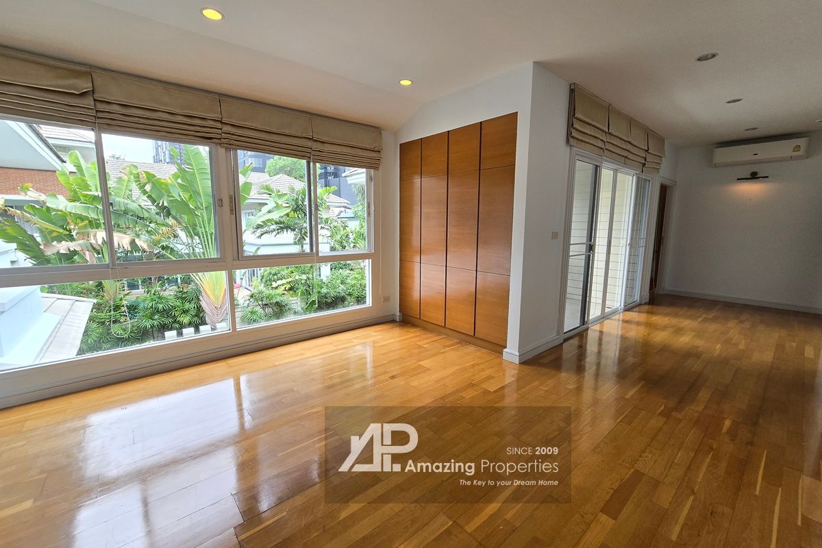 4-bedroom-house-Thonglor-10-4513.jpg