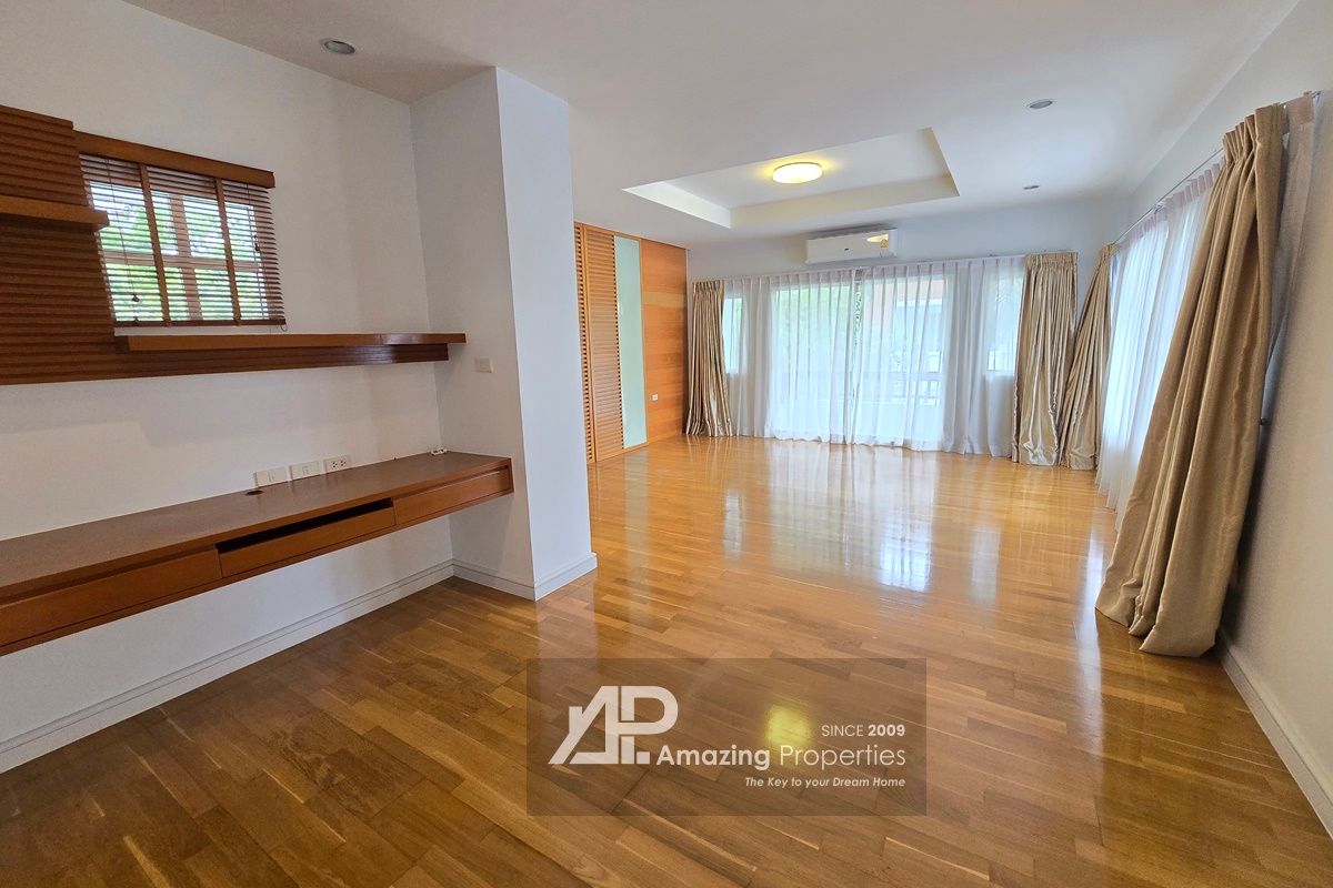 4-bedroom-house-Thonglor-11-5334.jpg