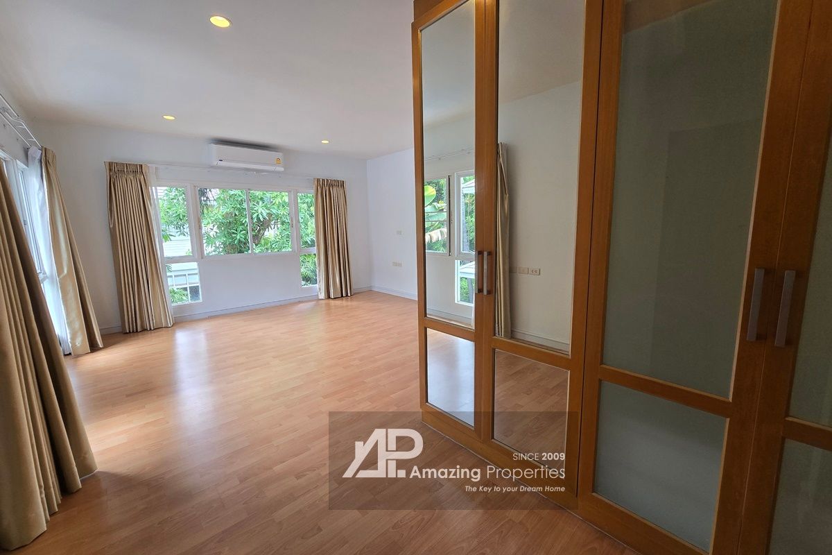 4-bedroom-house-Thonglor-19-6708.jpg