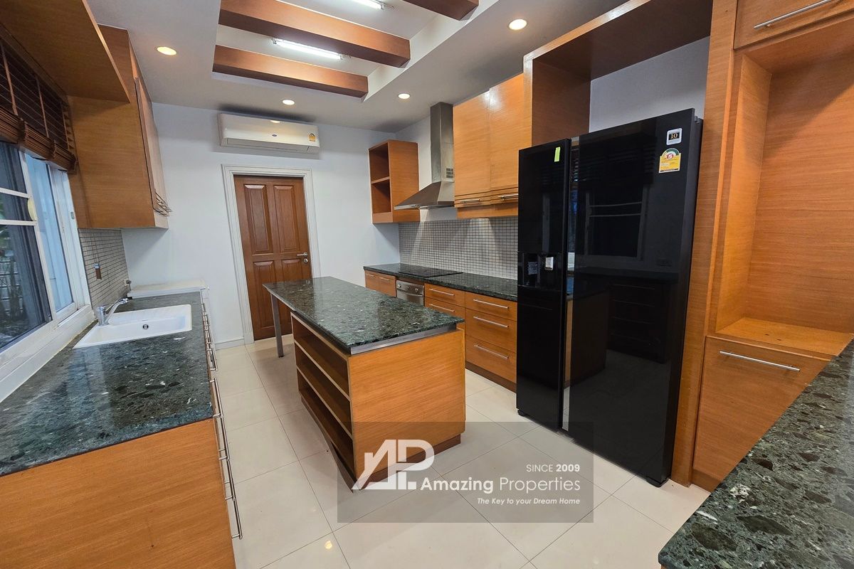 4-bedroom-house-Thonglor-7-3696.jpg