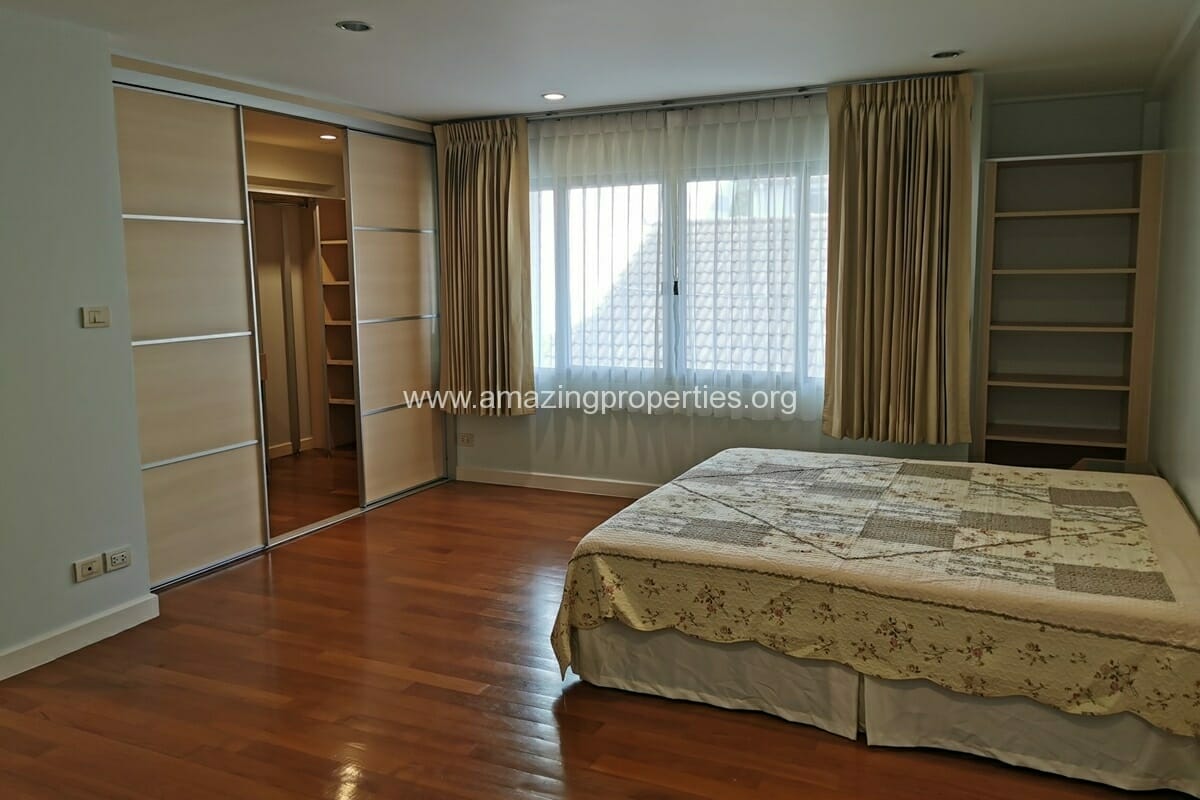4-bedroom-house-near-BTS-Phrom-Phong-13-7667.jpg