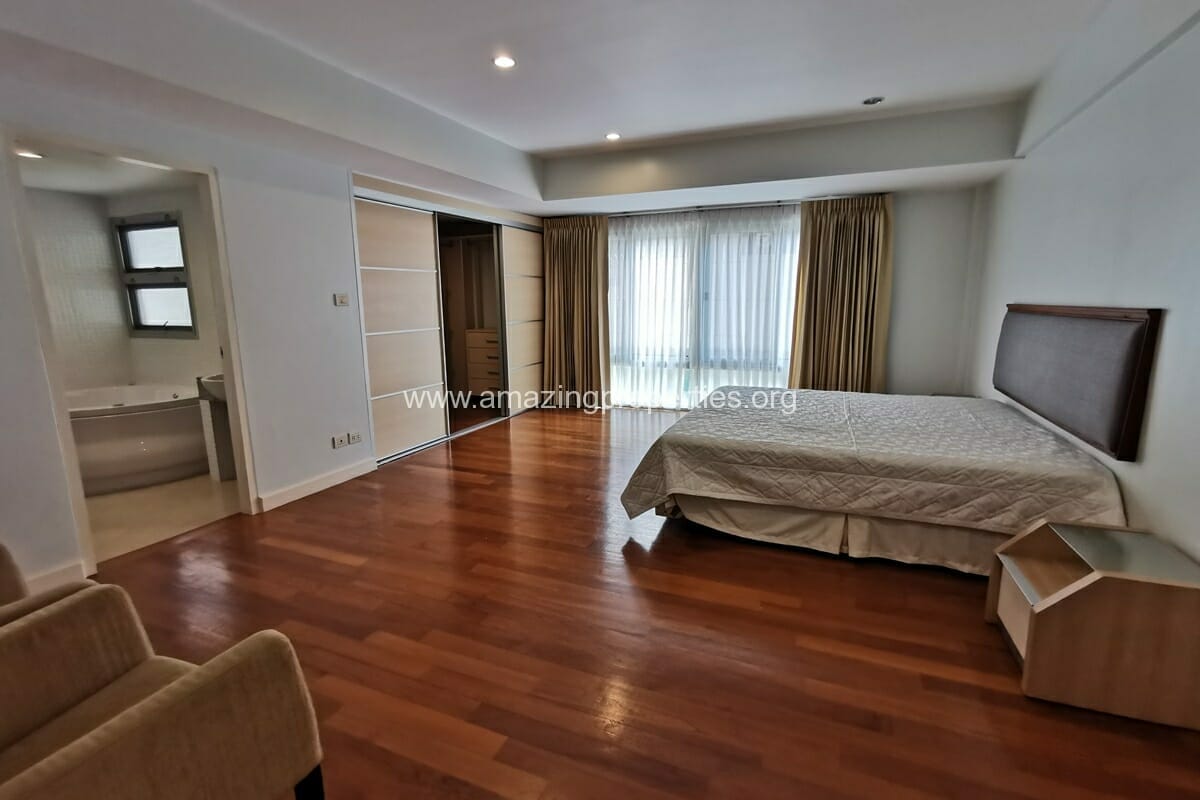 4-bedroom-house-near-BTS-Phrom-Phong-5-7375.jpg