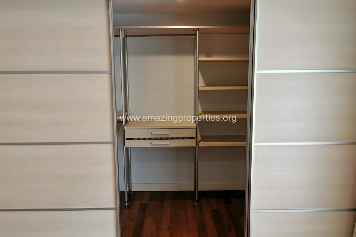 4-bedroom-house-near-BTS-Phrom-Phong-7-7632.jpg
