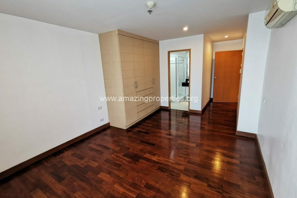 4-bedroom-penthouse-Phrom-Phong-12-1544.jpg