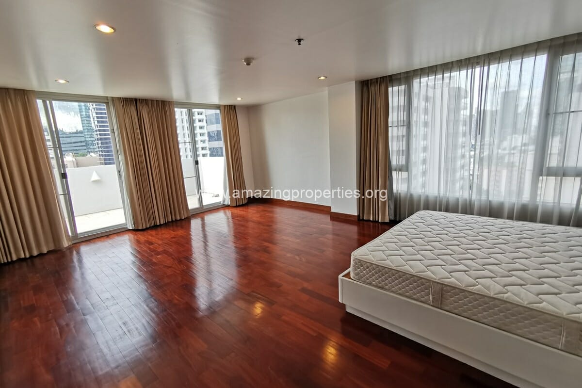 4-bedroom-penthouse-Phrom-Phong-15-5034.jpg