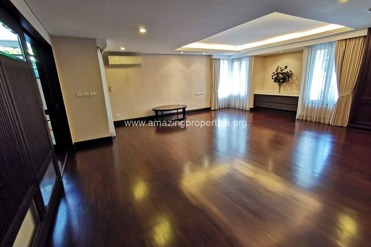 5-Bedroom-House-Baan-Sukhumvit-18-12-8205.jpg