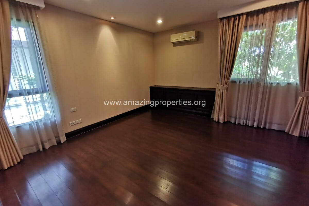 5-Bedroom-House-Baan-Sukhumvit-18-30-1915.jpg